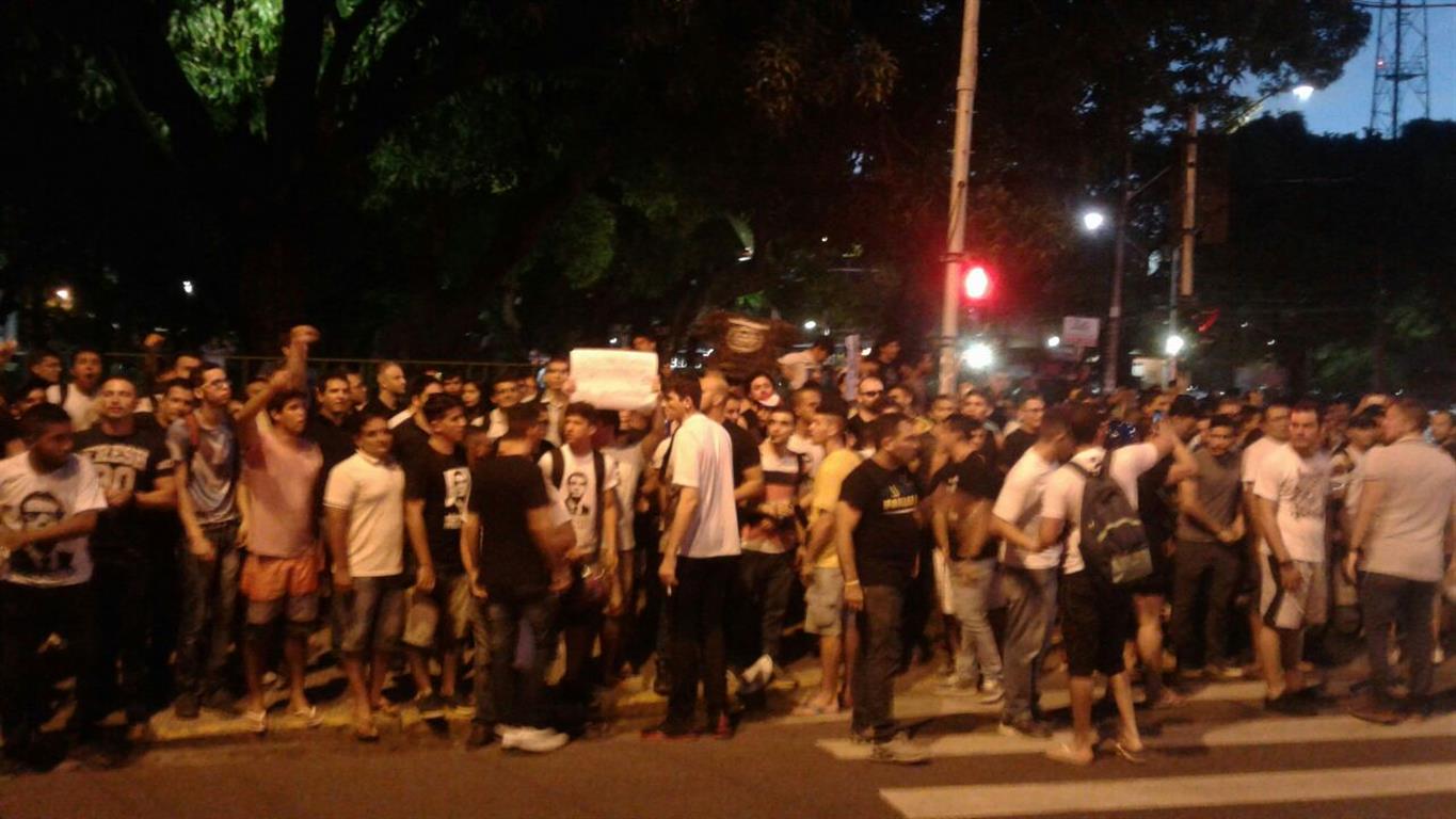 Macha fascista promove quebra-quebra em Fortaleza