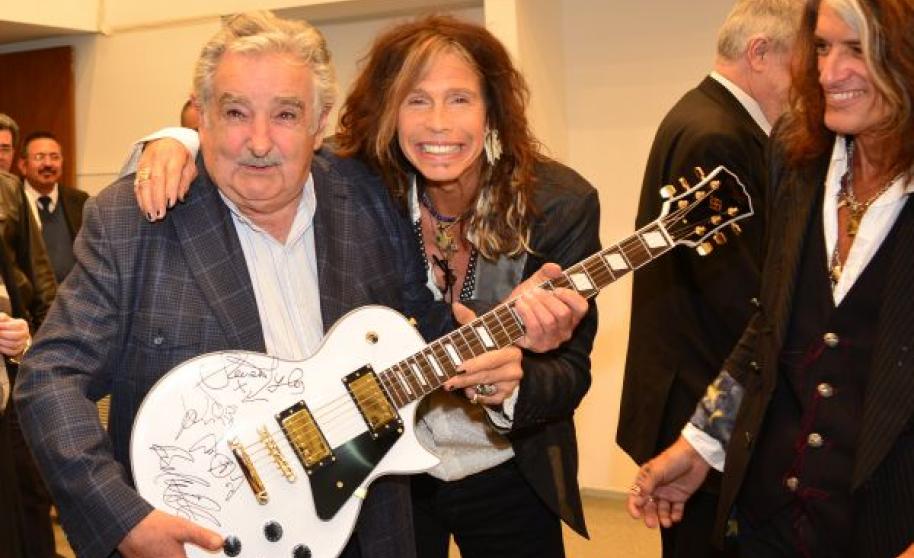 Mujica com a banda Aerosmith,  que afirmou Yans da ONU é “um velho careta”