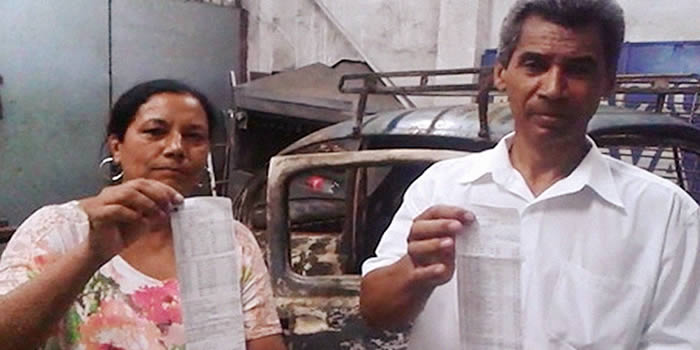 Dono do fusca incendiado por black blocs exibe extrato da conta bancária em que recebeu os recursos da campanha #VaiTerFusca 