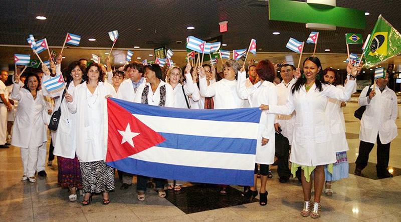 Médicos cubanos no Ceará são homenageados e ressaltam querer ficar como tarefa de revolução