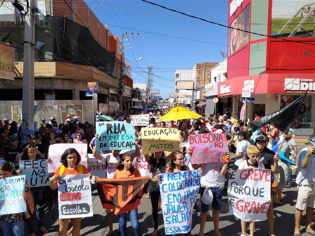 Paralisação Nacional do dia 13 de agosto reuniu mais de 1500 pessoas nas ruas de Iguatu
