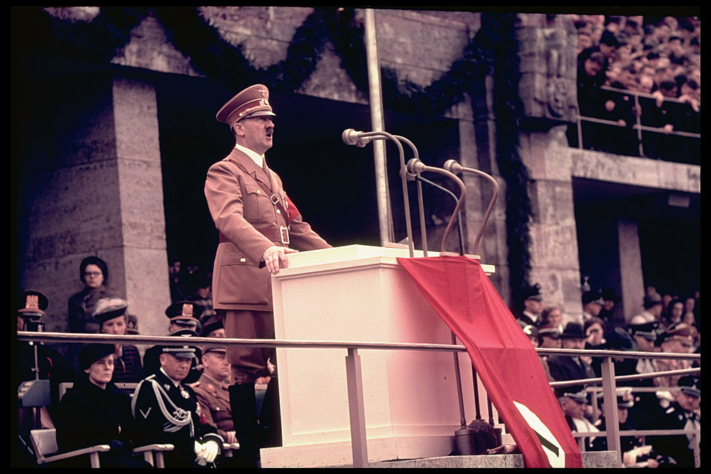 Falsas promessas, perseguições e tortura: como Adolf Hitler enganou a Alemanha